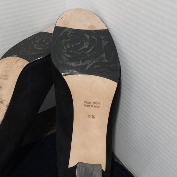 Taryn Rose Black Suade Heels..EUC...SIZE 8 1/2. - Picture 7 of 8